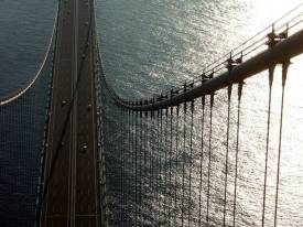 akashi bridge from top