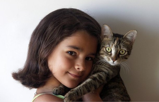 girl and cat